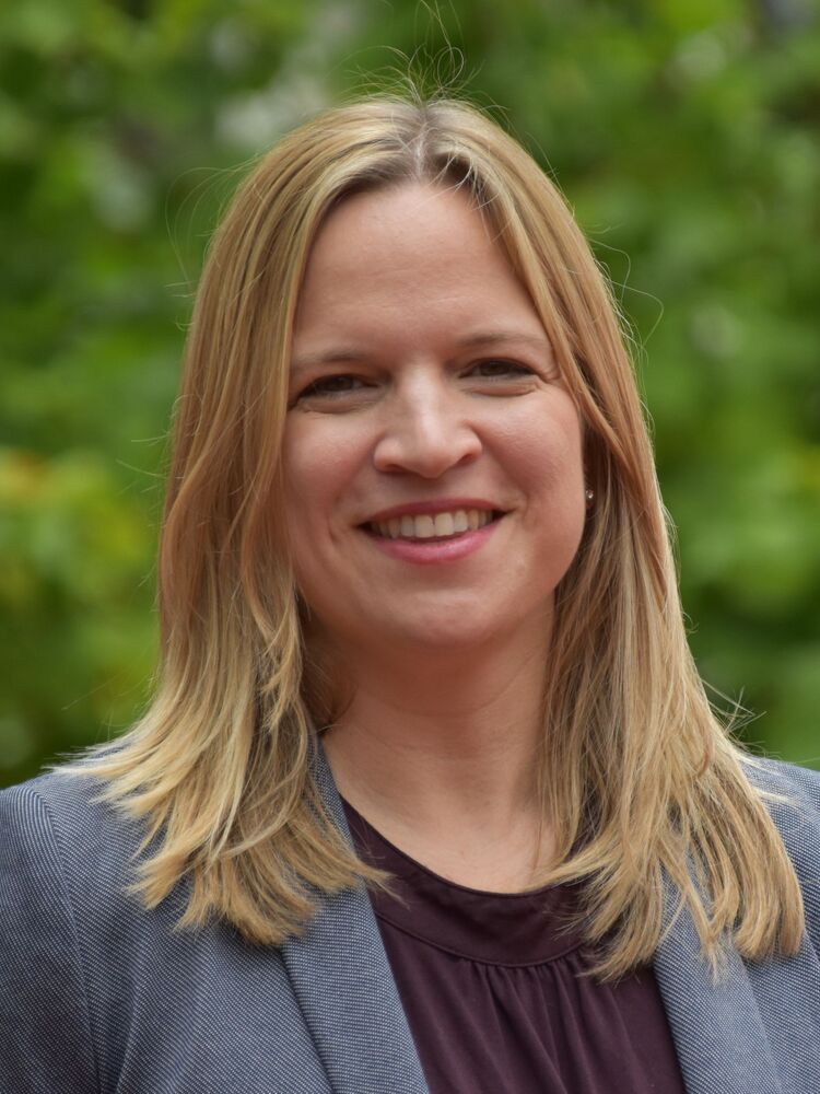 <p>Dr. Verena Delle Donne</p>